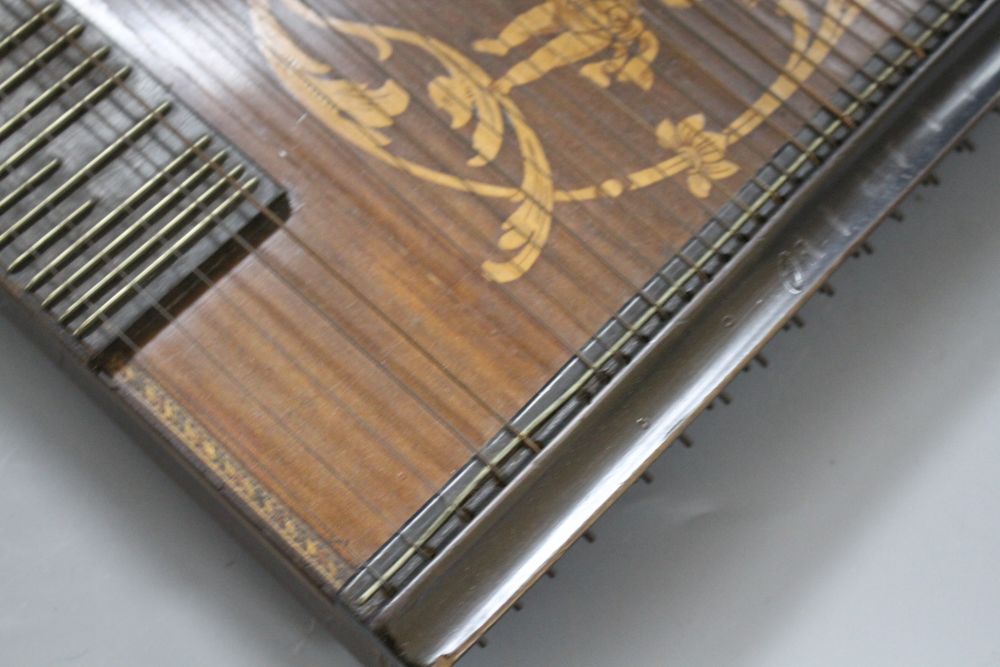 An Otto Pressler zither